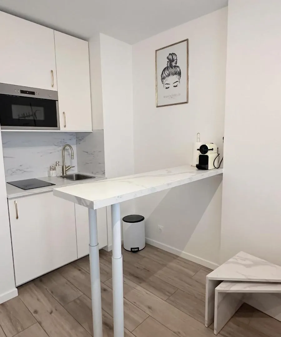 Charmant Studio Avec Balcon Paris