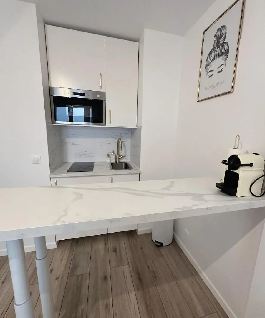 Charmant Studio Avec Balcon Paris 0*,